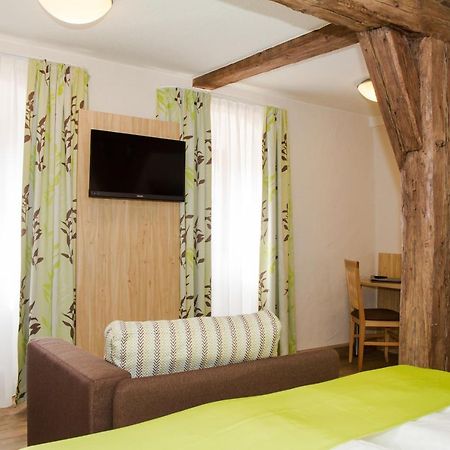 Hotel-Gasthof Blaue Traube E.K. Berching Ngoại thất bức ảnh